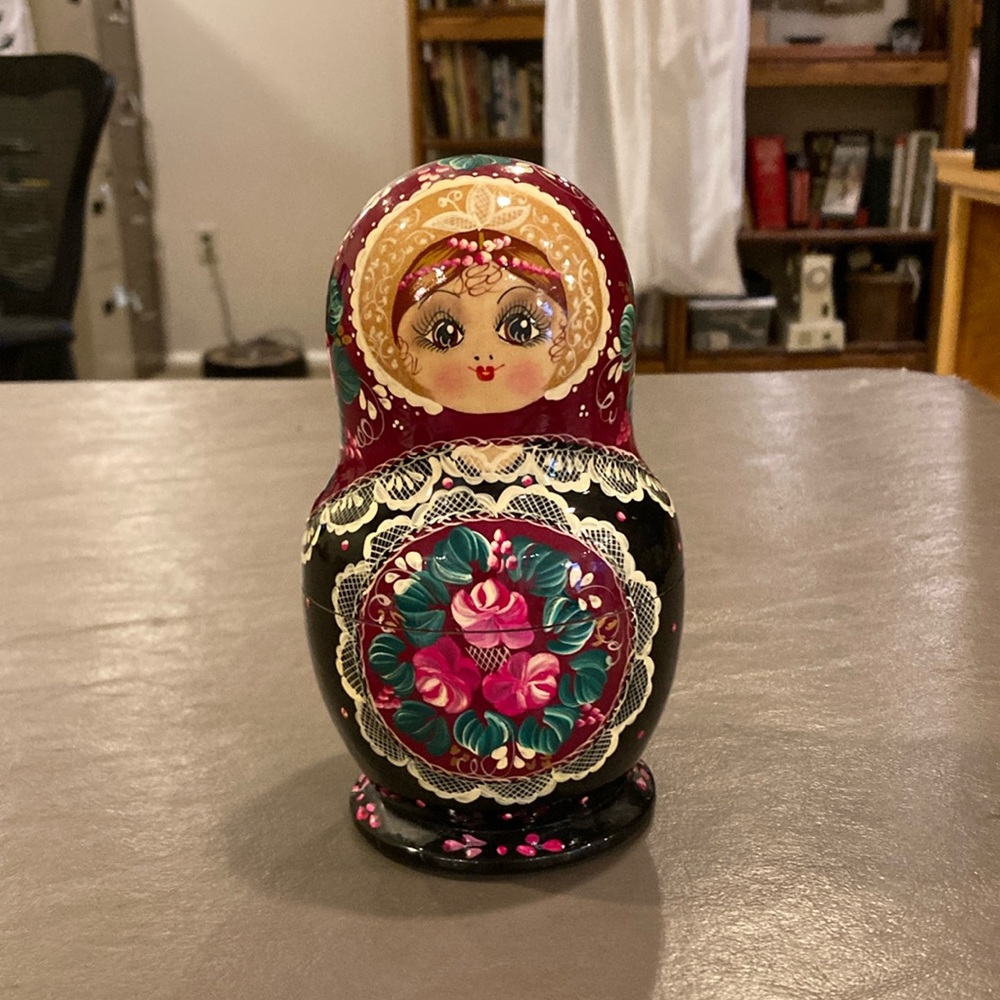 Russian nesting dolls, set of 5
